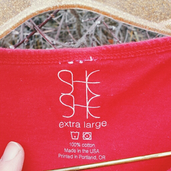 Geometric pattern designer tee - Picture 2 of 3